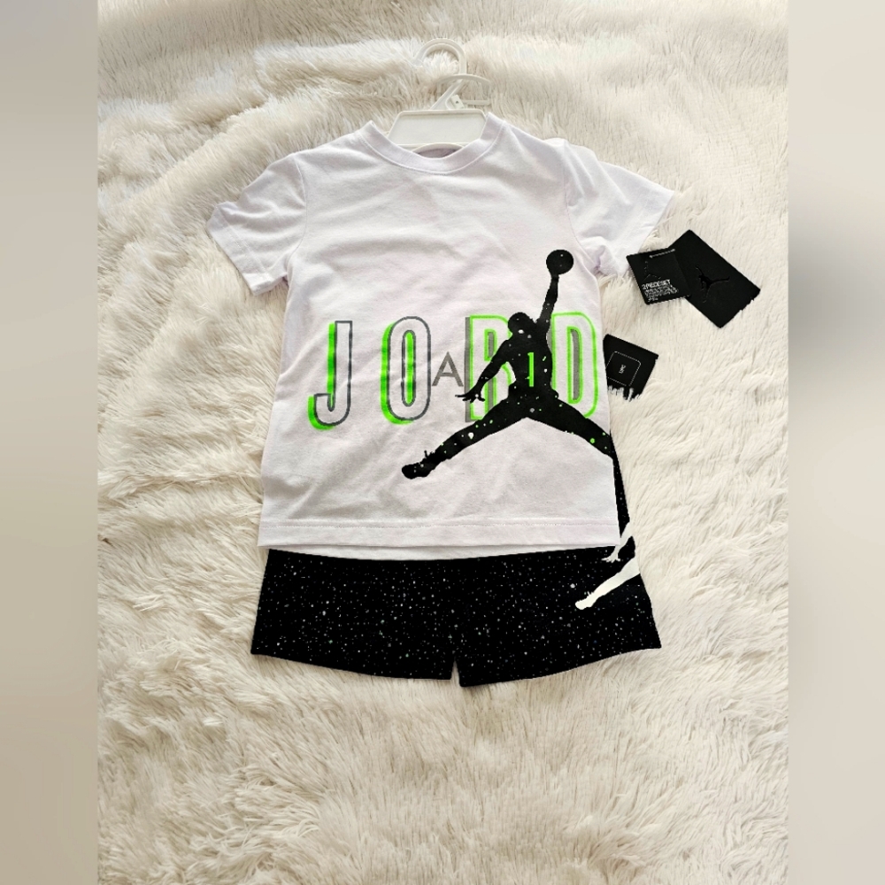 Jordan 4T Boys Two Piece Set NEW